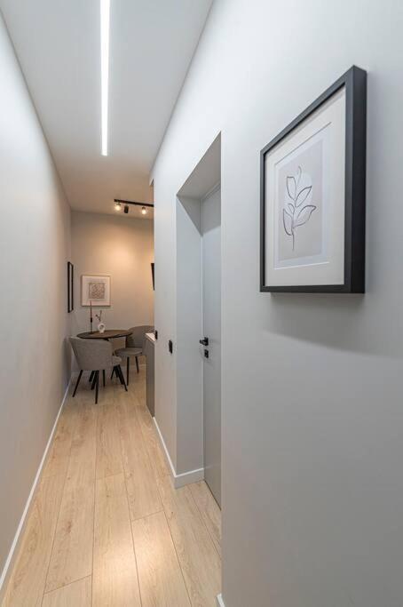 Lovely 1Bd Central Apartment By Hostlovers Kaunas Eksteriør billede