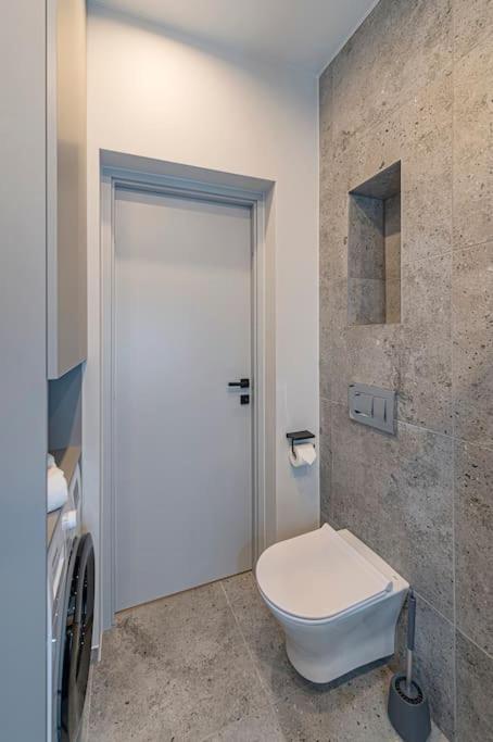 Lovely 1Bd Central Apartment By Hostlovers Kaunas Eksteriør billede